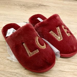 Torrid Love Slippers 7W - NEW